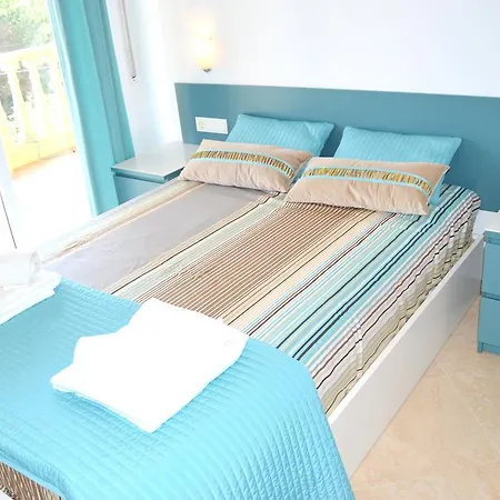 Santa Flora House *